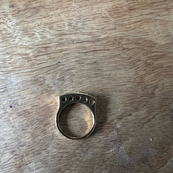 Ring - Picture 3 of 3
